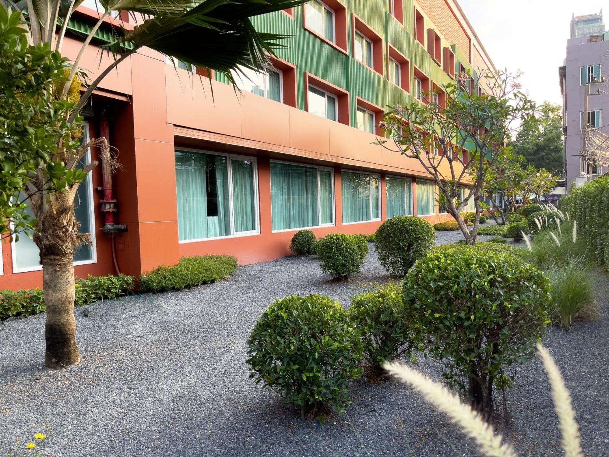 Happihaus Hotel Banguecoque Exterior foto